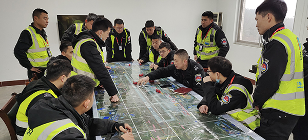 1681885186135722.jpg 以培訓(xùn)促根基 以演練夯基礎(chǔ) 綿陽機(jī)場消防護(hù)衛(wèi)部多措并舉防火災(zāi)隱患3.jpg